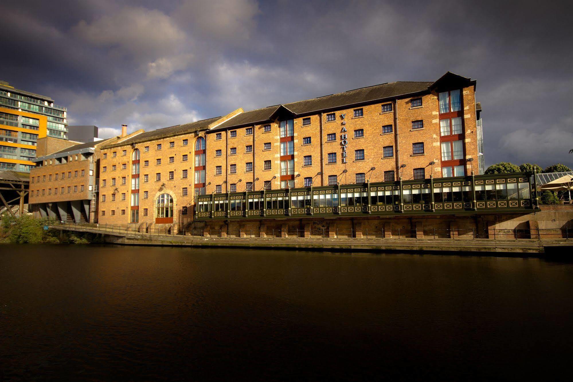Manchester Marriott Victoria & Albert Hotel Exterior photo